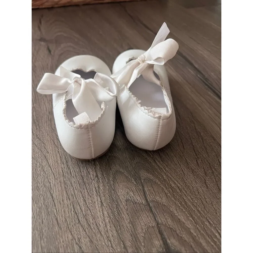 white baby Girl shoes size 5